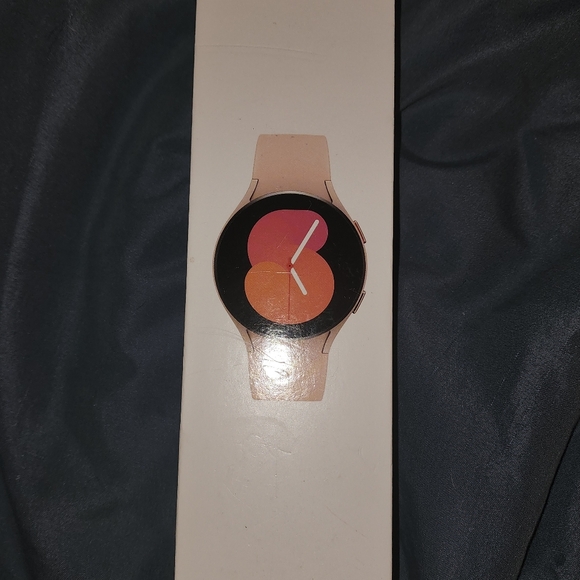 ** SOLD ** Samsung Galaxy Watch5 LTE (cellular & Wi-Fi) - Picture 6 of 9
